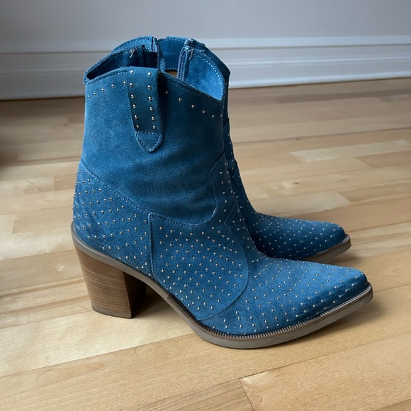 Cowboy boots - Picture 3 of 3